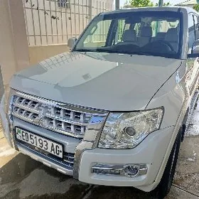 Mitsubishi Pajero 2021