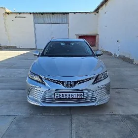 Toyota Camry 2021