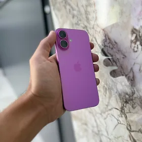 IPhone 16  pink