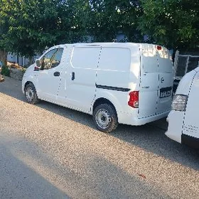 Nissan NV200 2019
