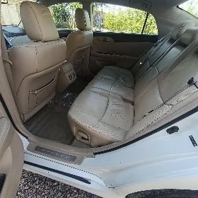 Toyota Avalon 2011