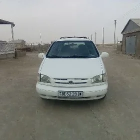 Toyota Sienna 1999