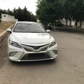 Toyota Camry 2020