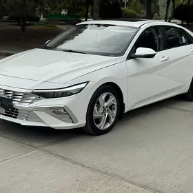 Hyundai Elantra 2025