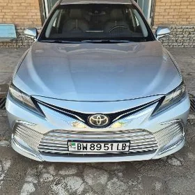 Toyota Camry 2021