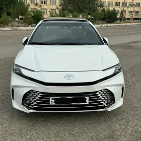 Toyota Camry 2025
