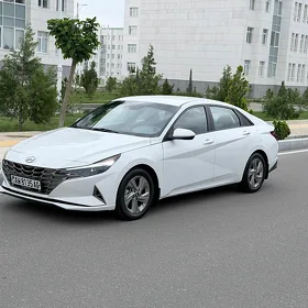 Hyundai Elantra 2022