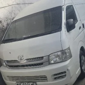 Toyota Hiace 2008