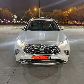 Toyota Highlander 2021