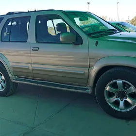 Infiniti QX4 1999