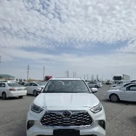 Toyota Highlander 2021