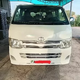 Toyota Hiace 2012