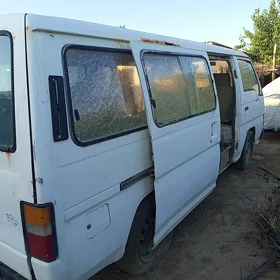 Nissan Urvan 1989