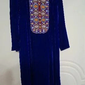 Платья