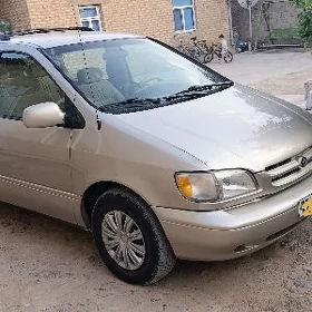 Toyota Sienna 2000