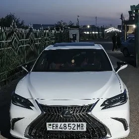 Lexus ES 350 2019