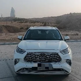 Toyota Highlander 2021