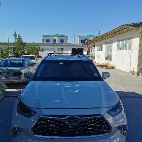 Toyota Highlander 2021