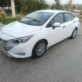 Nissan Versa 2023
