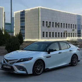 Toyota Camry 2021