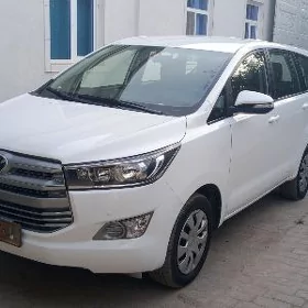 Toyota Innova 2022
