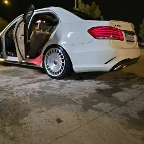 Mercedes-Benz E-Class 2011
