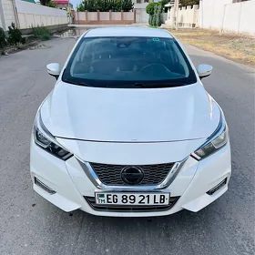 Nissan Versa 2021