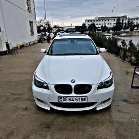 BMW E60 2003