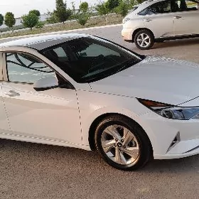 Hyundai Elantra 2021