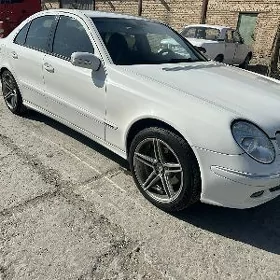 Mercedes-Benz E320 2003