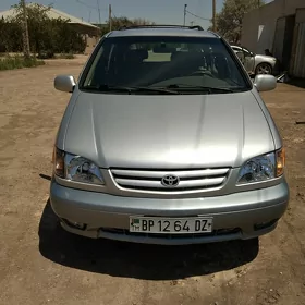 Toyota Sienna 2002