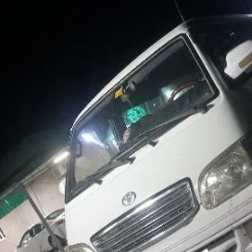 Toyota Hiace 2010