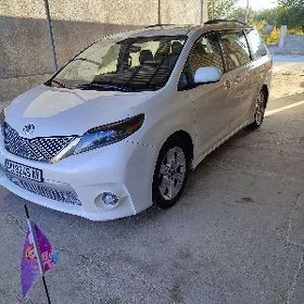 Toyota Sienna 2015
