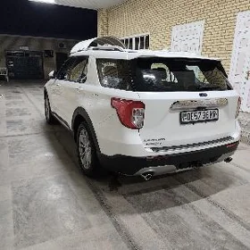 Ford Explorer 2021
