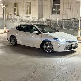 Toyota Camry 2025