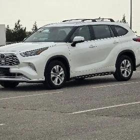 Toyota Highlander 2021