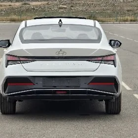 Hyundai Elantra 2025