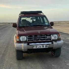 Mitsubishi Montero 1996