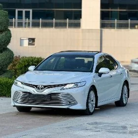 Toyota Camry 2019