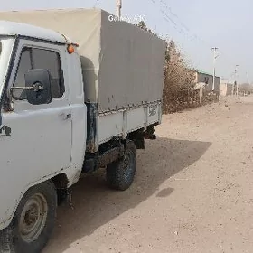 UAZ 452 1989