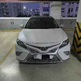 Toyota Camry 2021
