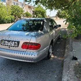 Mercedes-Benz E320 2000