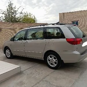 Toyota Sienna 2005