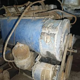 maror T 28 traktor dvigatel