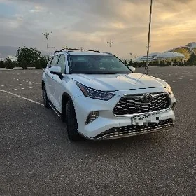 Toyota Highlander 2022