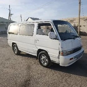 Nissan Urvan 1992