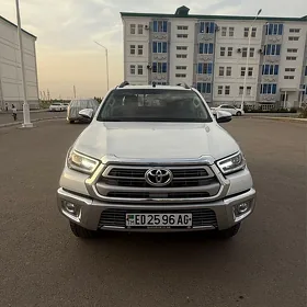 Toyota Hilux 2026