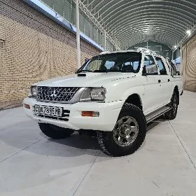 Mitsubishi L200 2002