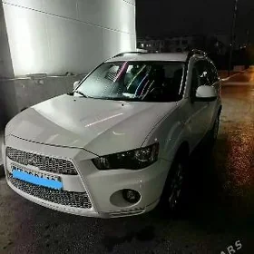 Mitsubishi Outlander 2013