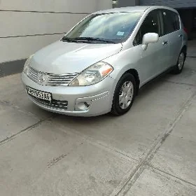 Nissan Versa 2011